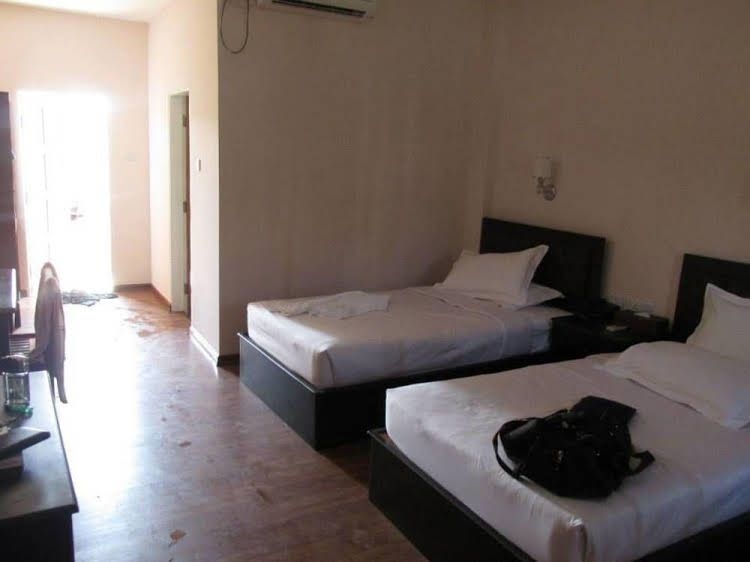 Grand Ngwe Saung Resort1