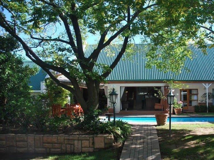 Sunninghill Guest Lodge2
