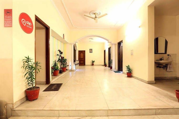 OYO Rooms Noida Expressway2