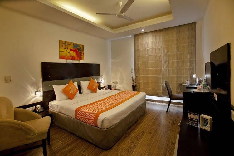 OYO Premium DLF City Club1