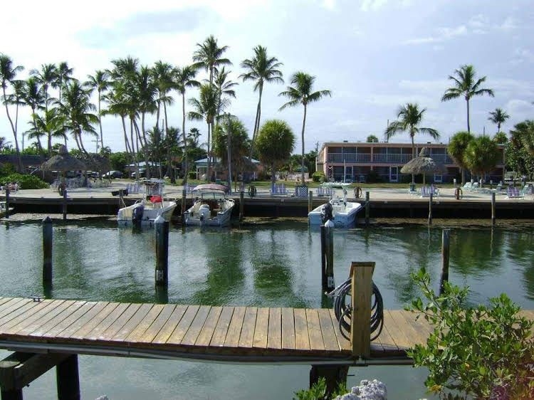 Breezy Palms Resort1