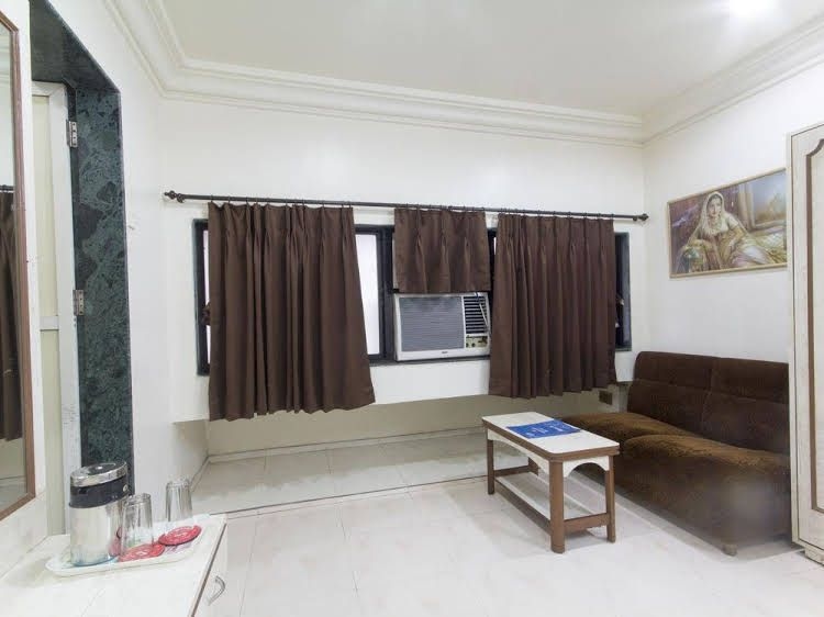 OYO Rooms Chembur Monorail Station4
