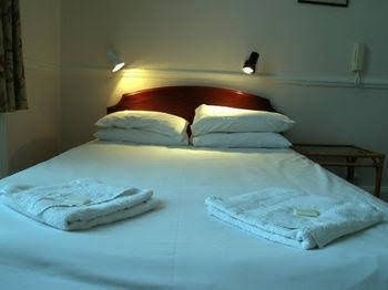 Lynton Hotel1