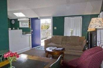The Lightkeepers Inn4