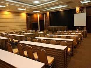 โรงแรมริยาดิพาเลซ โรงแรมริยาดิพาเลซ