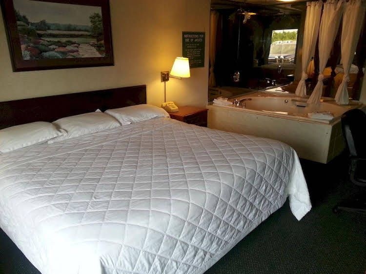 Red Carpet Inn & Suites1