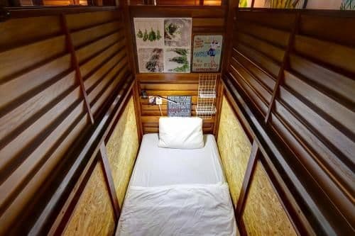 Single Bed in Mixed Dormitory Room