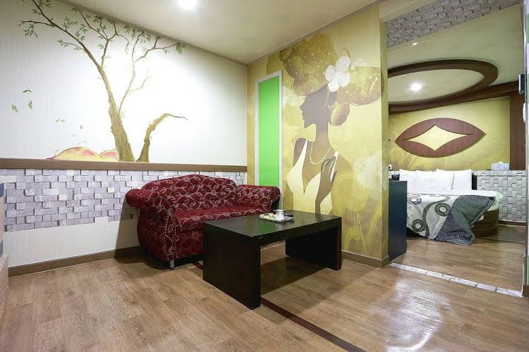 Shim Hotel3
