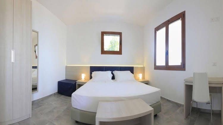 Bluebay Cefalu4