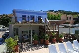 The Charles Cafe & Rooms0