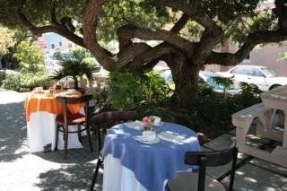 The Charles Cafe & Rooms3