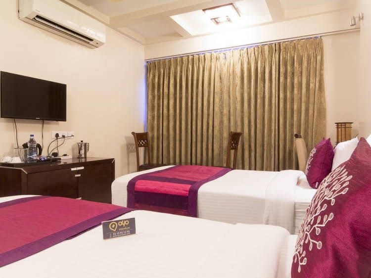 OYO Premium Kanjurmarg Bhandup West4