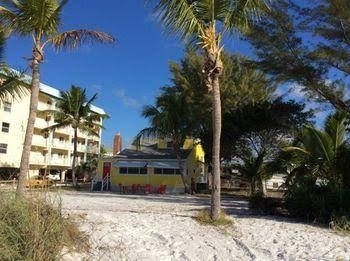 Red Coconut RV Park3