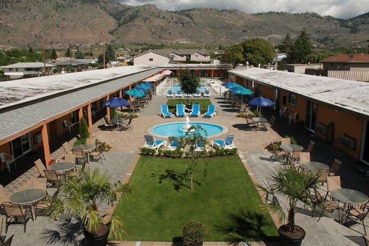 Sahara Suites2