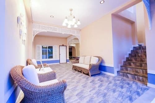 Superior King Room with Corridor View (Interior Window)