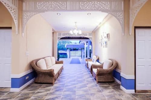 Superior King Room with Corridor View (Interior Window)