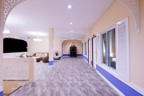 Superior King Room with Corridor View (Interior Window)