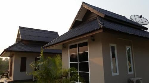 Bungalow with Garden View