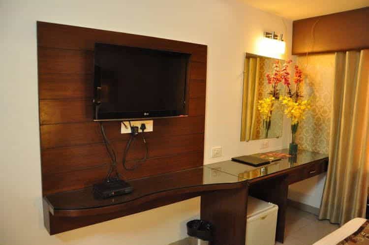 OYO Premium Gwalior City Centre