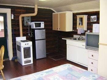 Riverside Cabins4