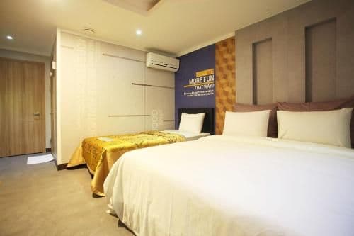 Standard Twin Room