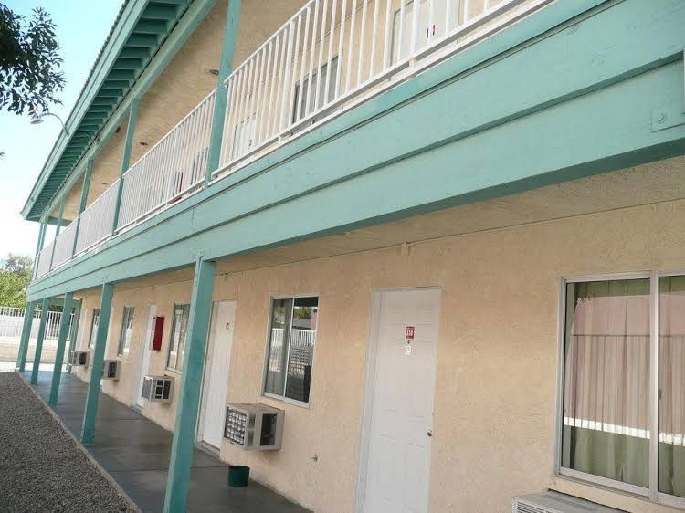 Mojave Village Inn4