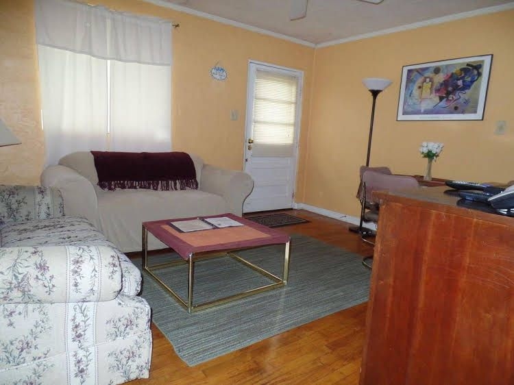 Chapel Hill InnTown4