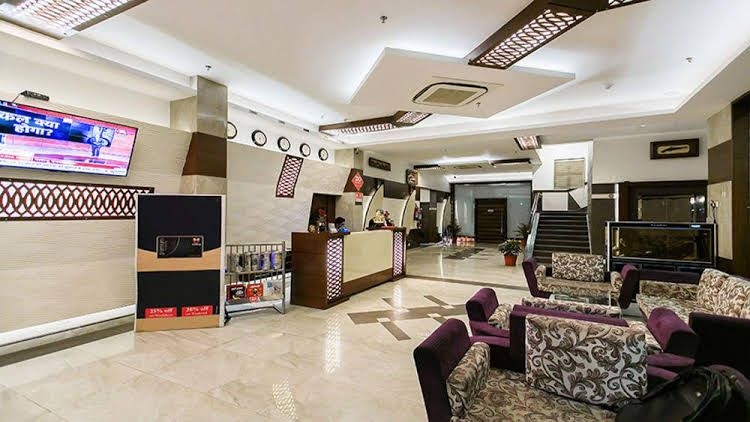 OYO Rooms Radisson Square2