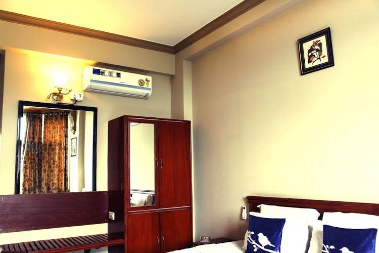 OYO Premium Khanyara Road3