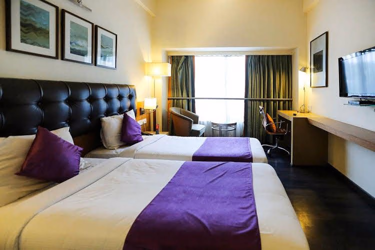 ZO Rooms Ashram Road Nehru Bridge1