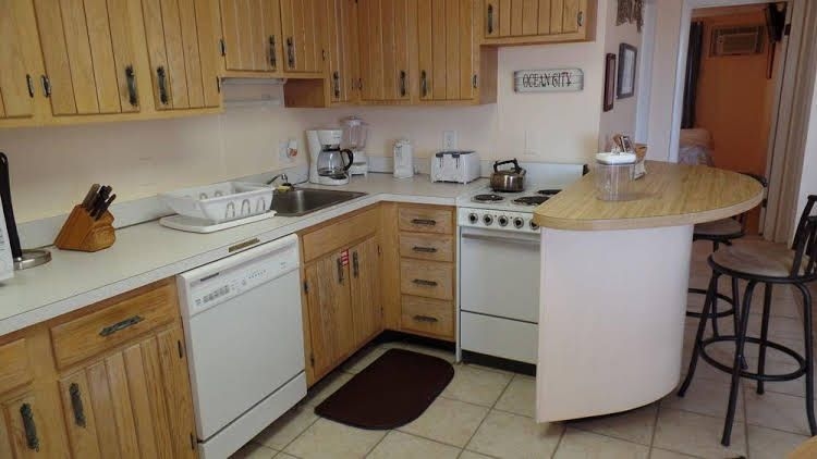 Windjammer Condominiums4