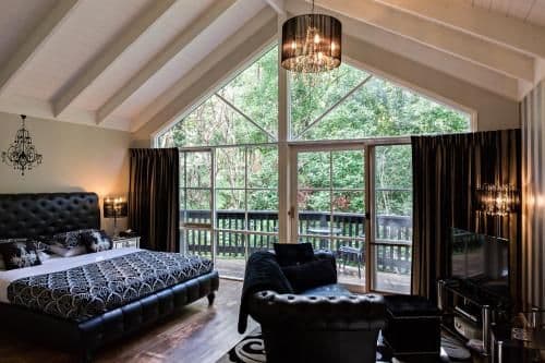 Cottage with King Bed
