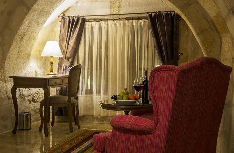 Artemis Cave Suites0