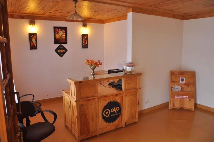 OYO Premium Convent Road Near Lake0
