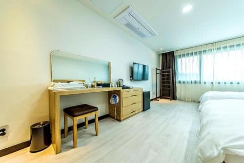 Standard Twin Room