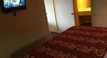 Executive Inn and Suite Beesville4