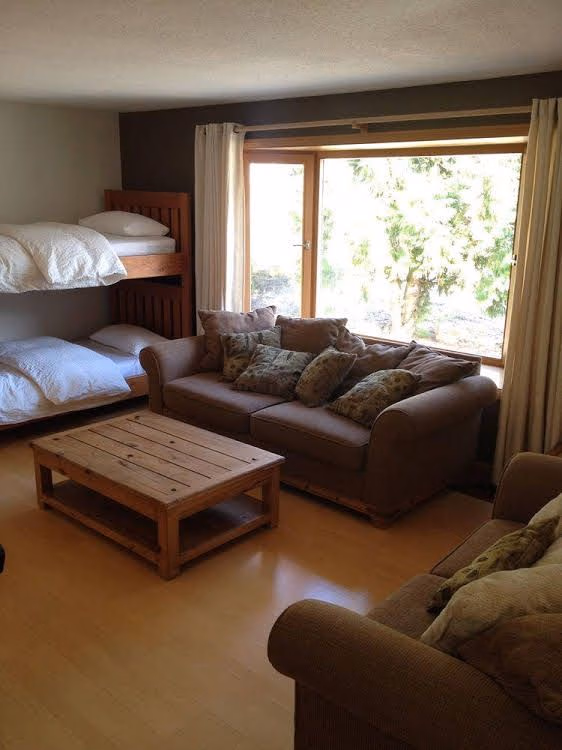 Base Camp Guest House0