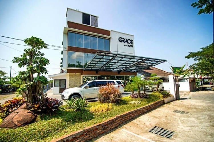 Grace Setia Hotel0