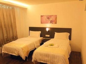 Apple 1 Hotel Queensbay3
