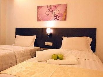 Apple 1 Hotel Queensbay2
