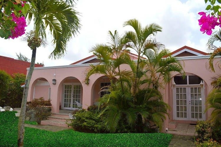 Beachcross Villa Apartments4