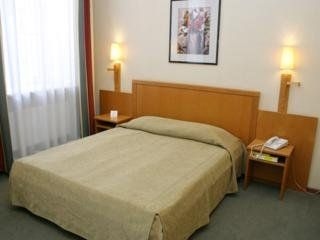 Hotel Oktiabrskaya0