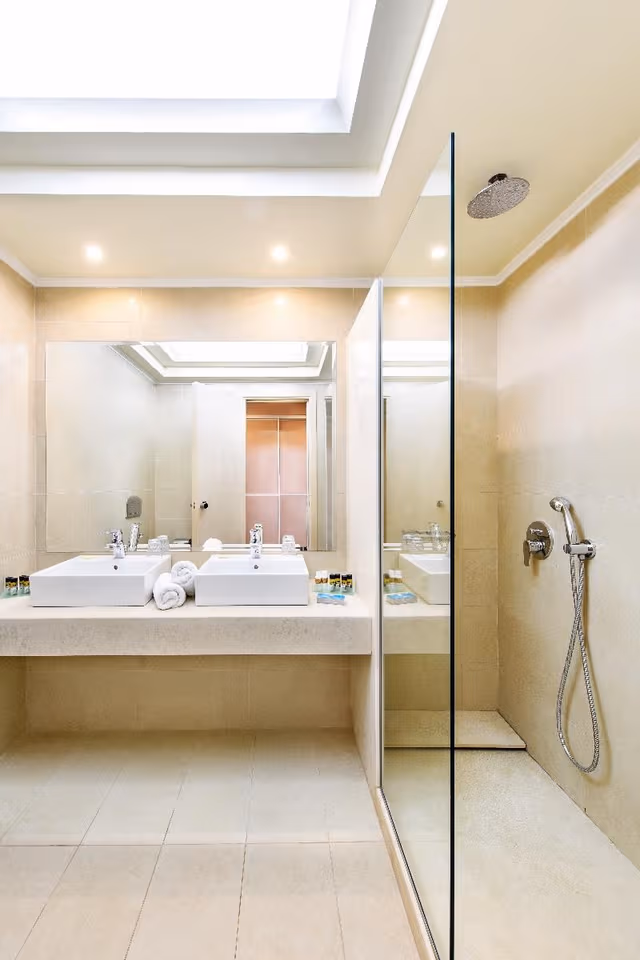 SUITE WITH PRIVATE POOL