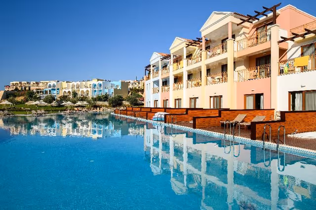 SUITE WITH PRIVATE POOL