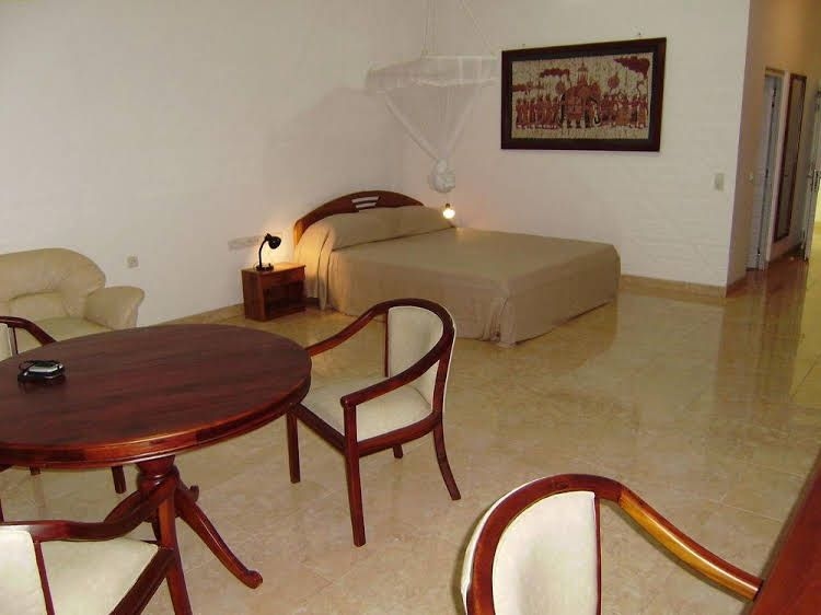 Raja Beach Hotel2