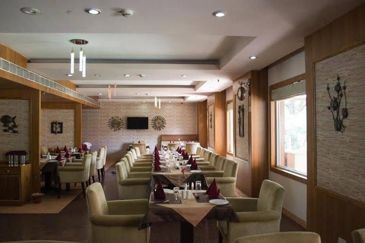 OYO Premium Vani Vihar4