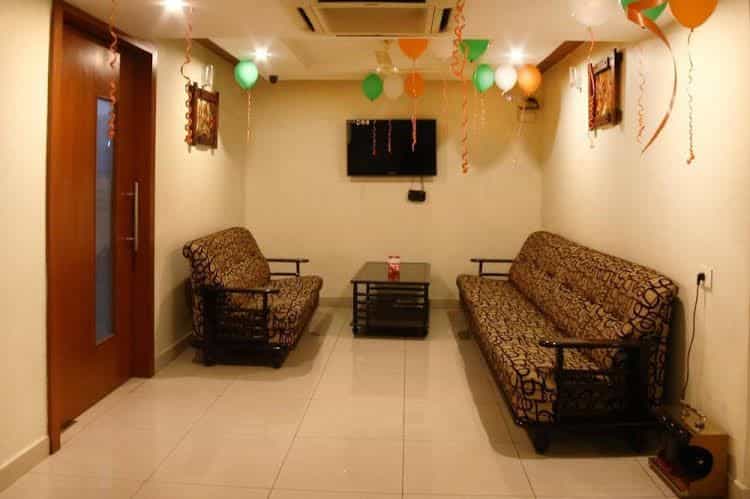 OYO Rooms Mahanadu Road