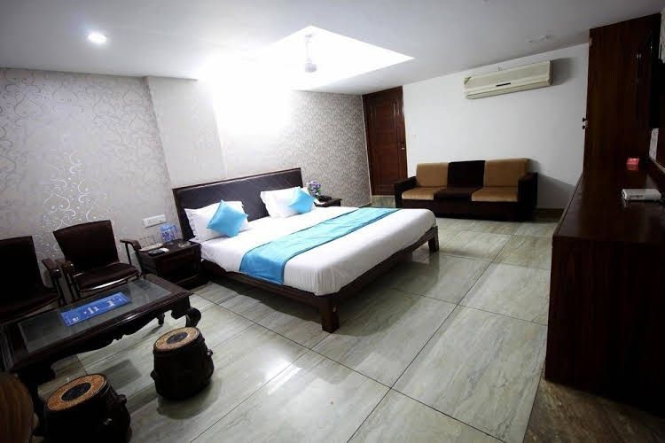 OYO Rooms Gandhi Ashram Road1