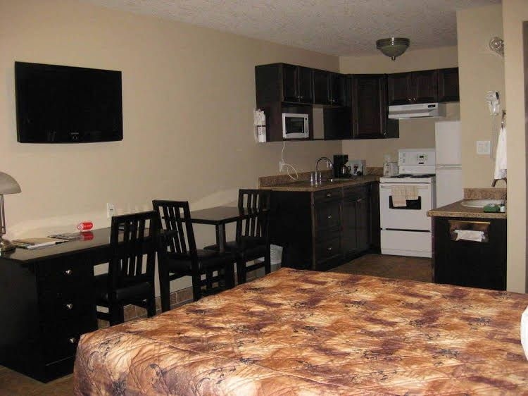 Ridgewood Inn2