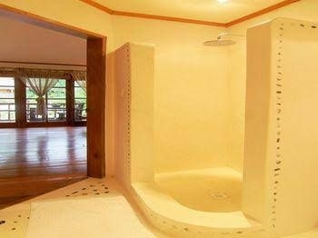 Robinsons Beach House0